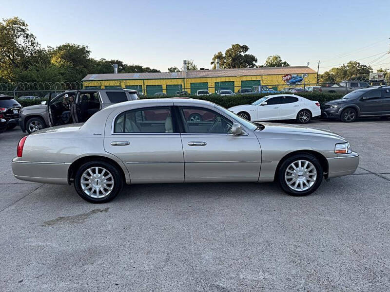 2007 Lincoln Town Car Signature