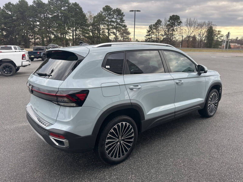 2025 Volkswagen Taos SE