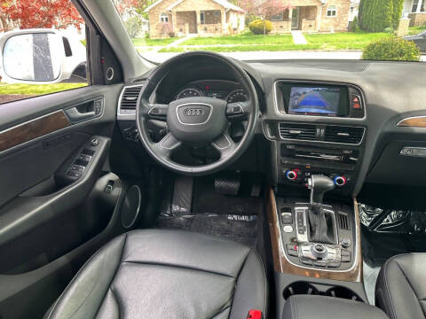 2017 Audi Q5 2.0T quattro Premium Plus