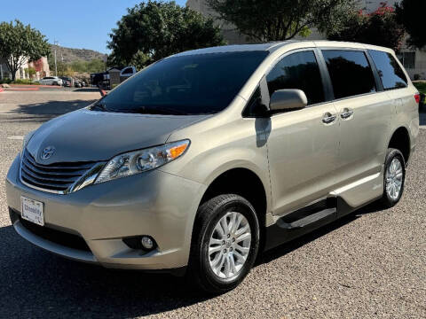 2017 Toyota Sienna XLE Premium 8-Passenger