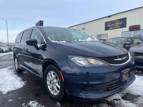 2017 Chrysler Pacifica for sale at BELOW BOOK AUTO SALES in Idaho Falls ID