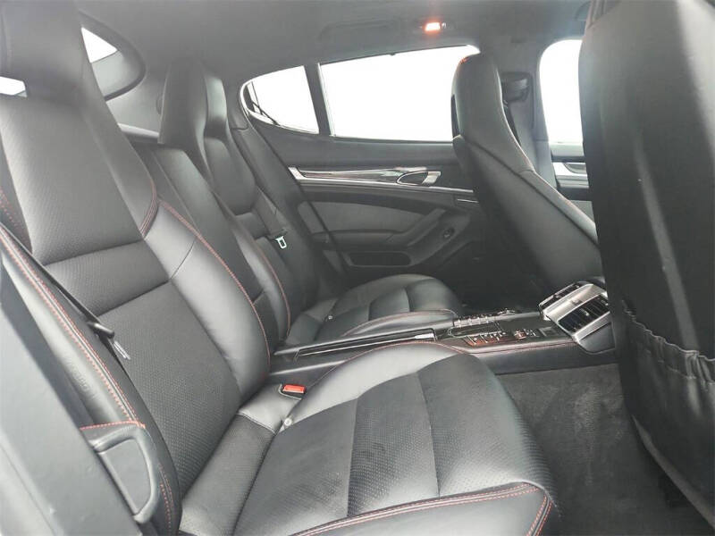 2015 Porsche Panamera GTS