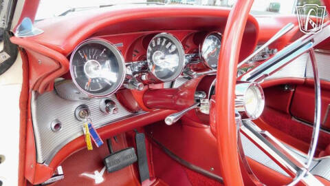 1962 Ford Thunderbird