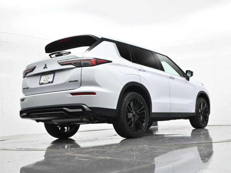 2026 Mitsubishi Outlander LE