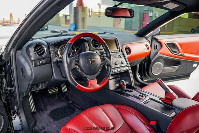 2014 Nissan GT-R Premium