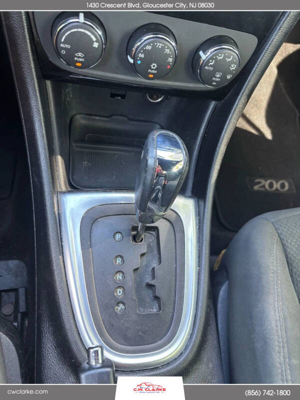 2011 Chrysler 200 Touring