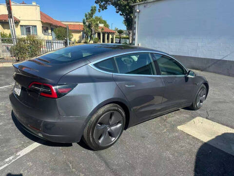 2020 Tesla Model 3 Standard Range