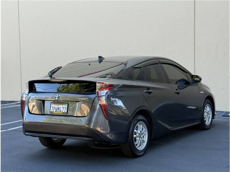 2016 Toyota Prius Two