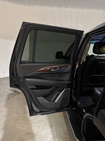 2019 Cadillac Escalade Standard