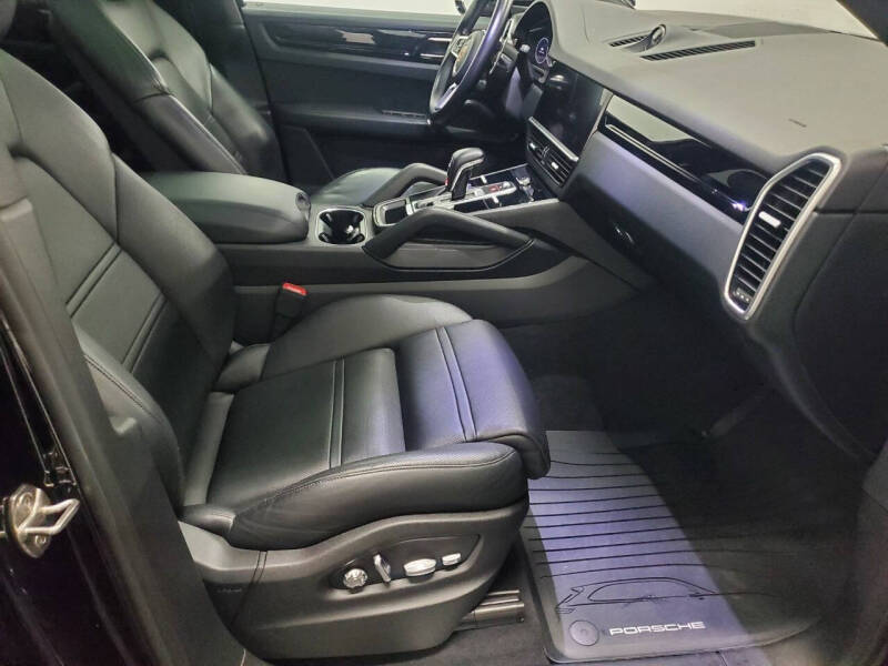 2019 Porsche Cayenne E-Hybrid