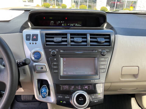 2012 Toyota Prius v Three