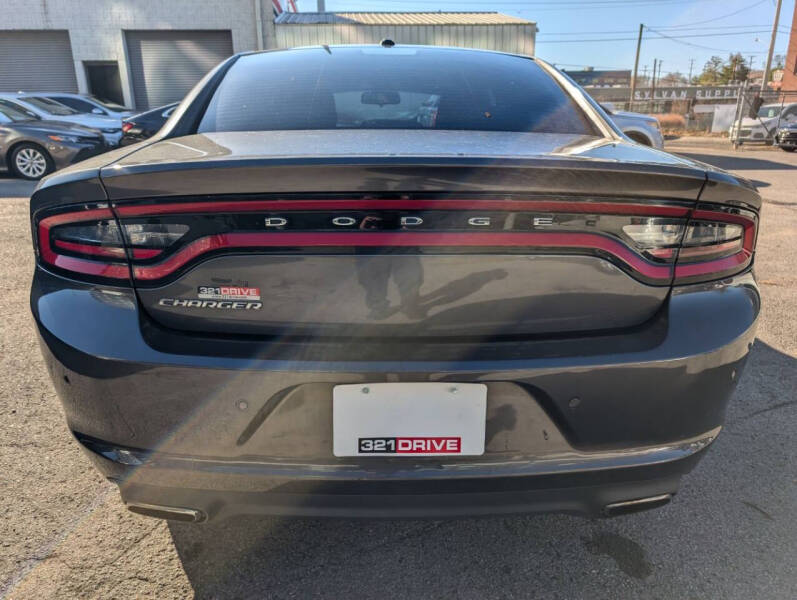 2015 Dodge Charger SE