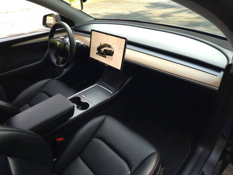 2025 Tesla Model Y Long Range