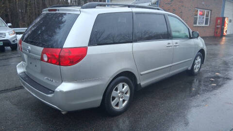 2009 Toyota Sienna LE 7-Passenger