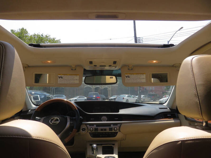 2015 Lexus ES 300h