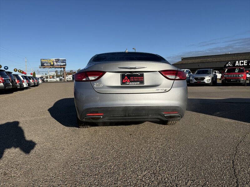 2016 Chrysler 200 S