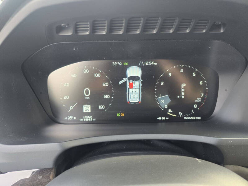 2016 Volvo XC90 T6 Momentum