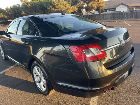 2011 Ford Taurus SEL