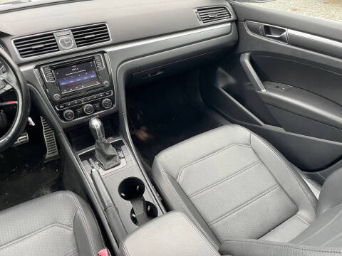 2017 Volkswagen Passat 1.8T R-Line