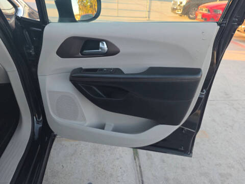 2017 Chrysler Pacifica Touring