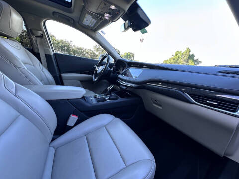 2020 Cadillac XT4 Premium Luxury