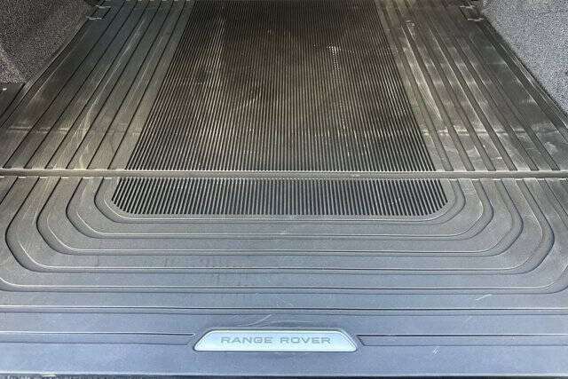 2025 Land Rover Range Rover P550e Autobiography