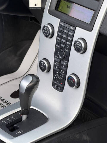 2011 Volvo C70 T5