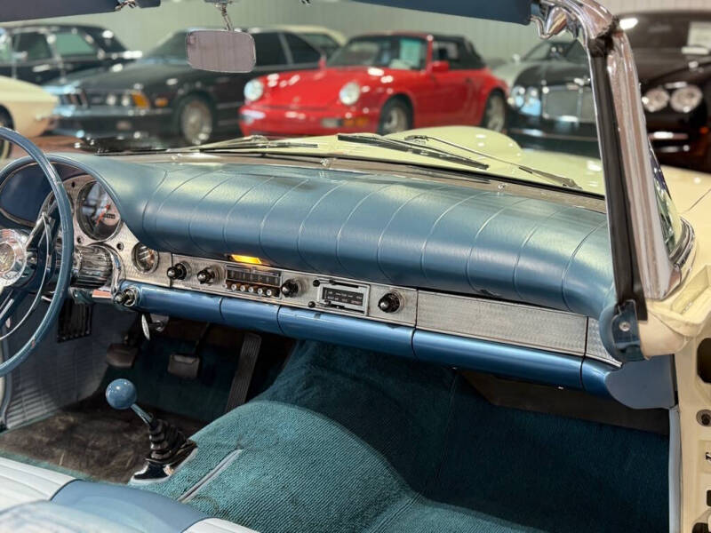 1957 Ford Thunderbird