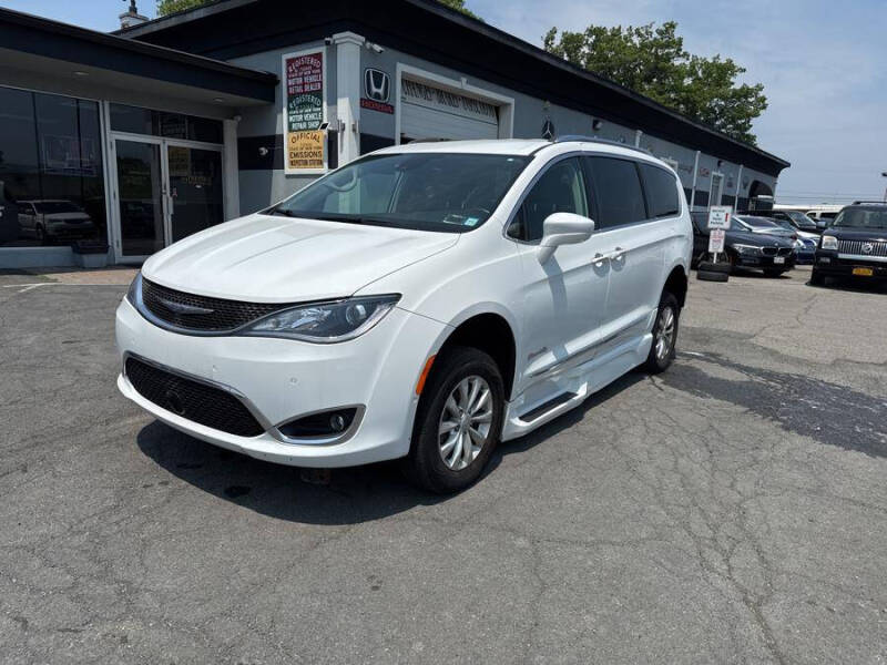 2018 Chrysler Pacifica Touring L Plus