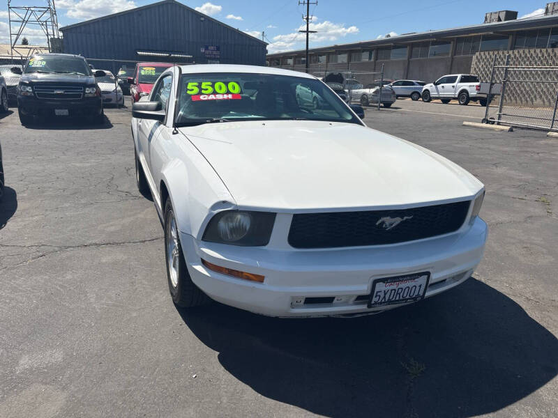 2007 Ford Mustang V6 Deluxe