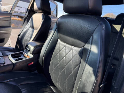 2017 Chrysler 300 C Platinum