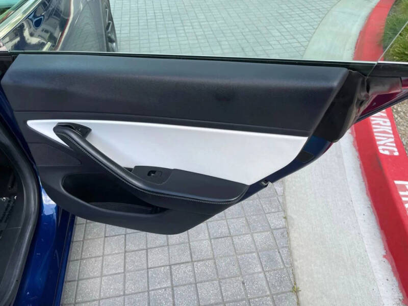 2019 Tesla Model 3 Standard Range Plus