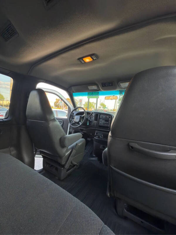 2002 Chevrolet Express