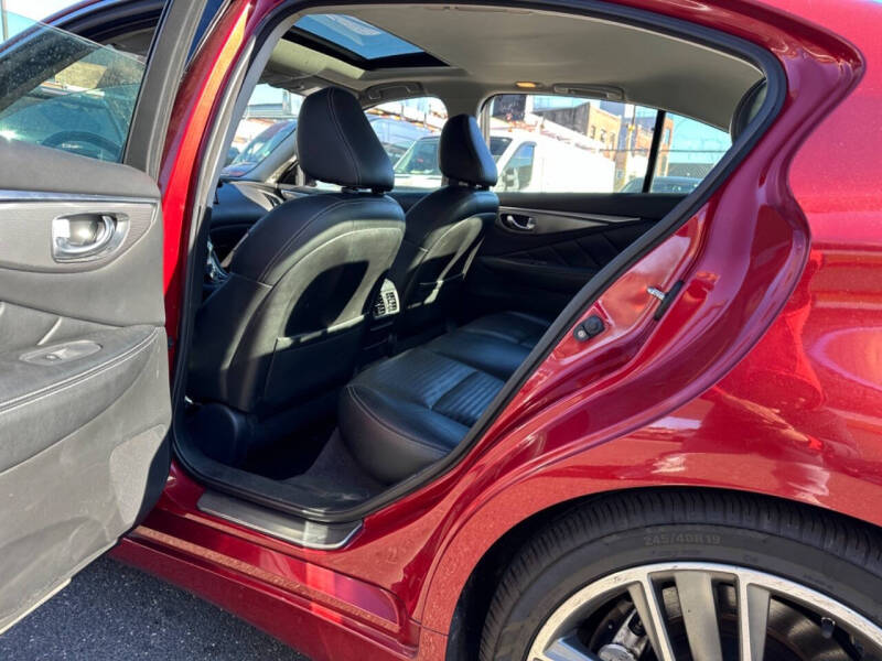 2015 Infiniti Q50 Sport