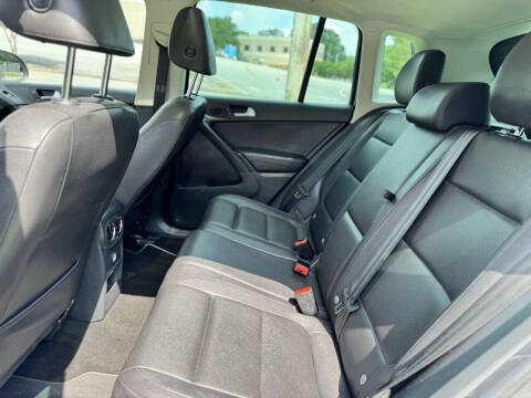 2016 Volkswagen Tiguan 2.0T R-Line 4Motion