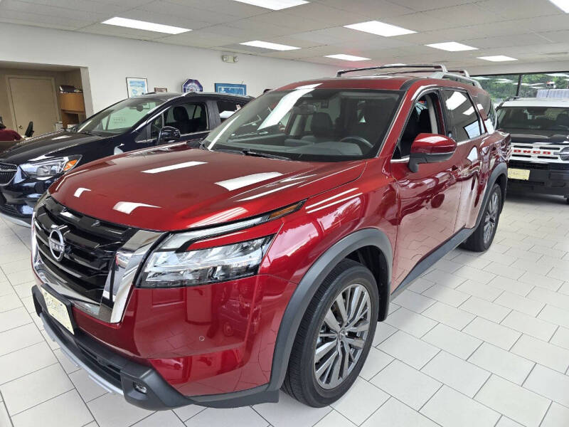 2022 Nissan Pathfinder SL's photo