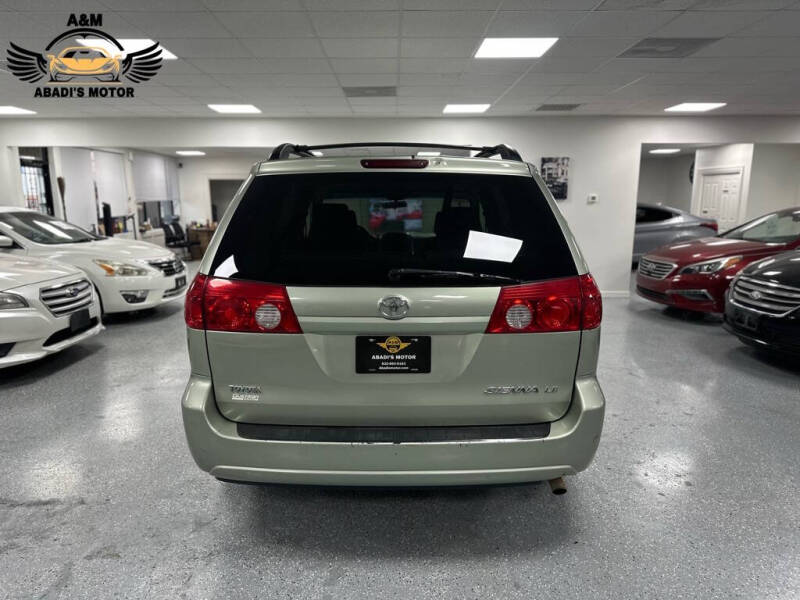 2006 Toyota Sienna LE photo 5