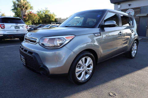 2015 Kia Soul +
