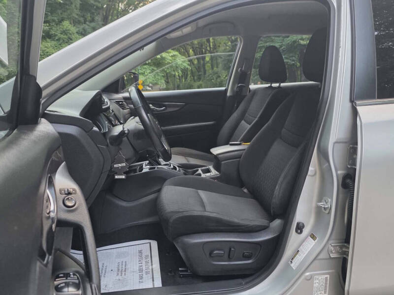 2020 Nissan Rogue SV