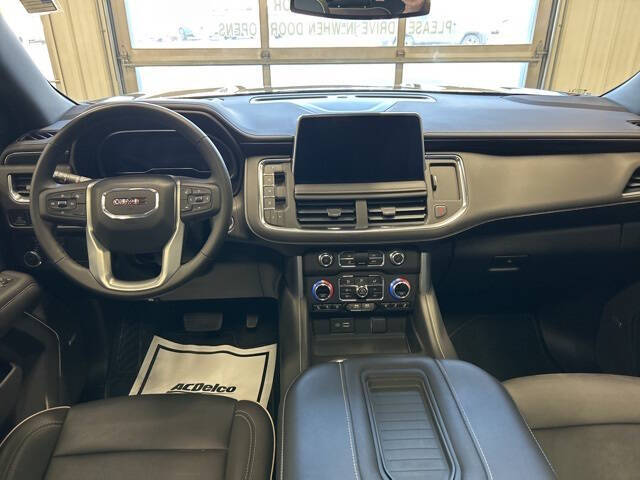 2023 GMC Yukon XL SLT