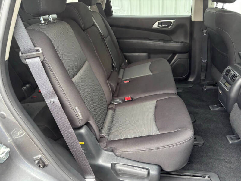 2020 Nissan Pathfinder S