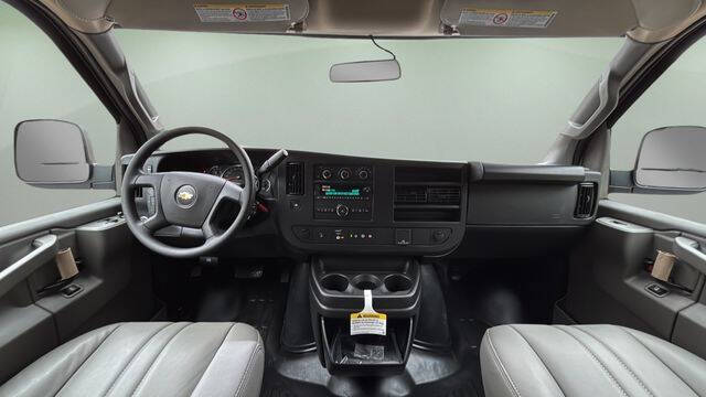 2025 Chevrolet Express 2500