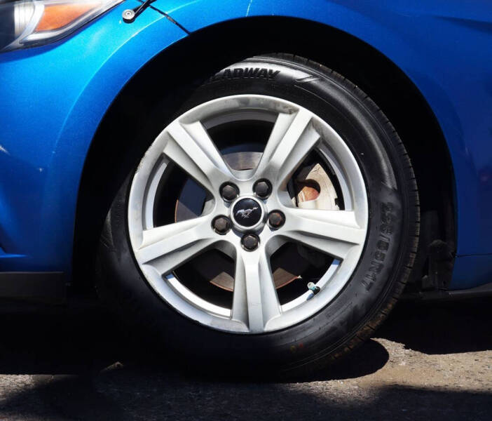 2017 Ford Mustang V6