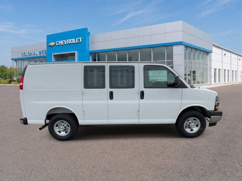 2025 Chevrolet Express 2500