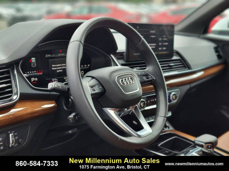 2025 Audi Q5 quattro Premium 40 TFSI