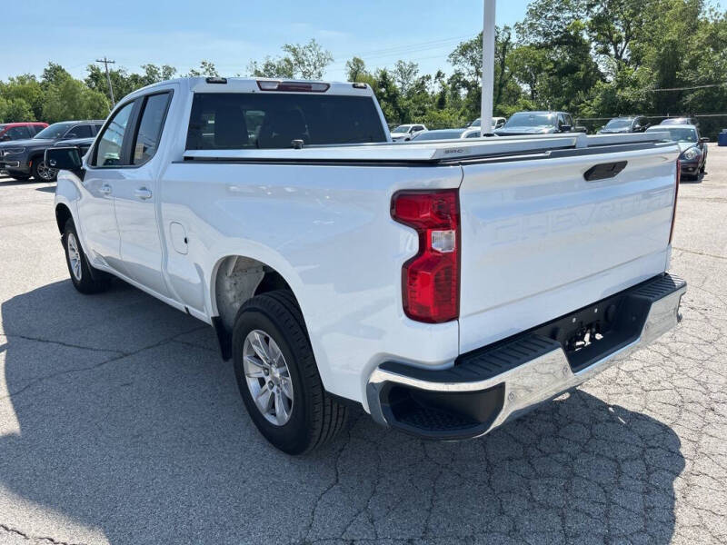 Used 2020 Chevrolet Silverado 1500 LT with VIN 1GCRWCED7LZ275657 for sale in Claremore, OK