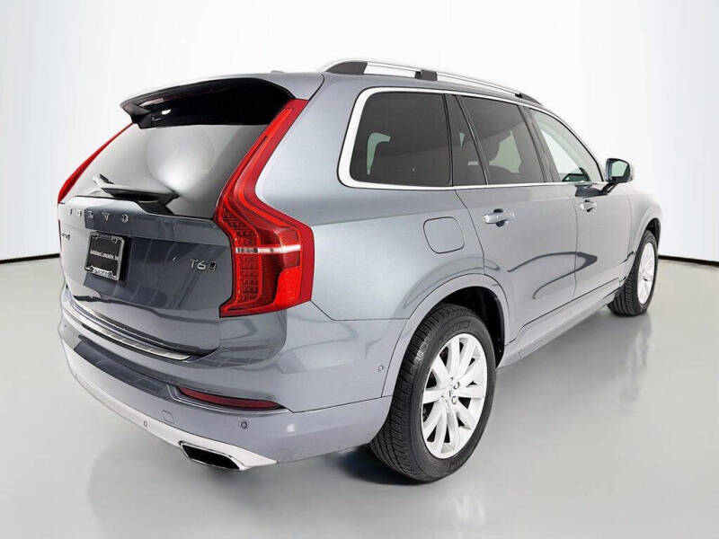 2016 Volvo XC90 T6 Momentum