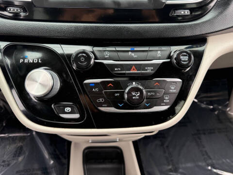 2020 Chrysler Pacifica Touring L