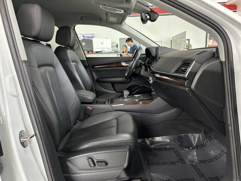 2019 Audi Q5 quattro Premium 45 TFSI