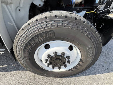 2017 Freightliner M2 106